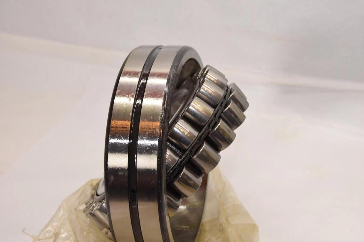 (NEW) NSK 22218EAE4C3 Spherical Roller Bearing