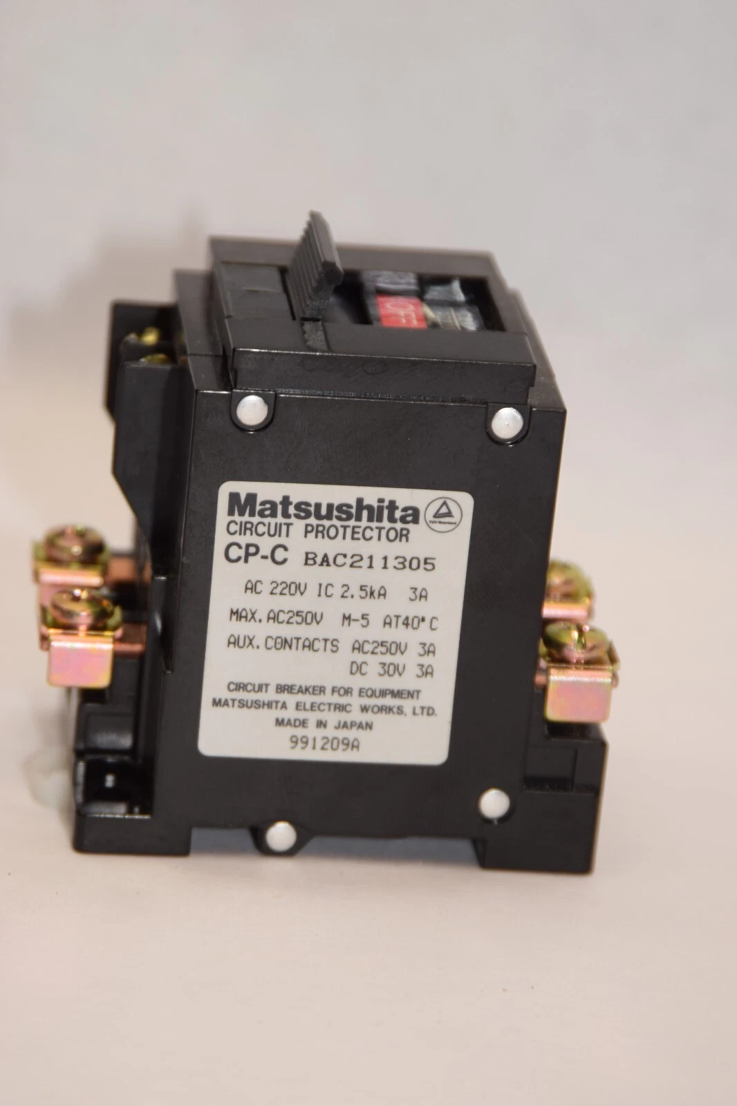 Used (Lot of 2) MATSUSHITA CP-C / BAC211305 220V 2.5kA 3Amp Circuit Protector