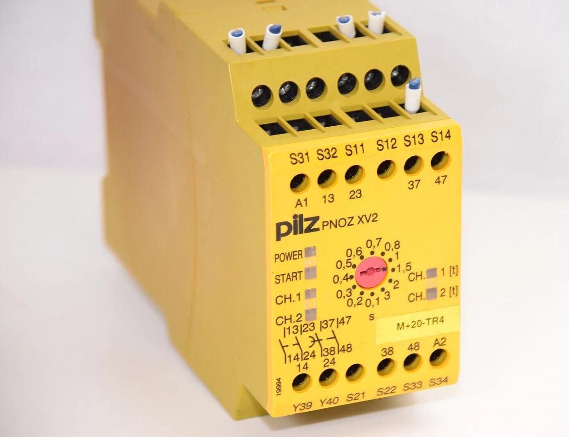 Used PILZ PN0Z XV2 3/24vdc 2n/o 2n/o t PN0ZXV23/24vdc2n/o2n/ot Safety Relay