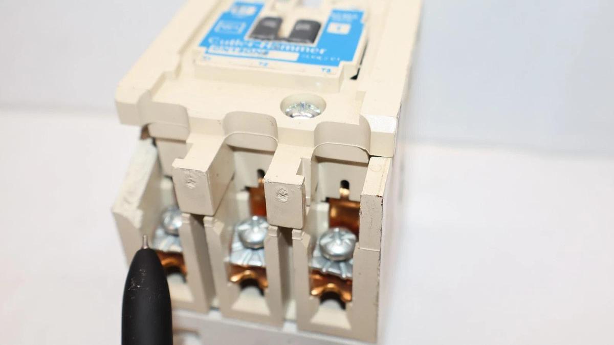 Cutler-Hammer Eaton Contactor CN15DN3 Size Sz 1 600V 27A 120v coil 3P CN15DN3AB