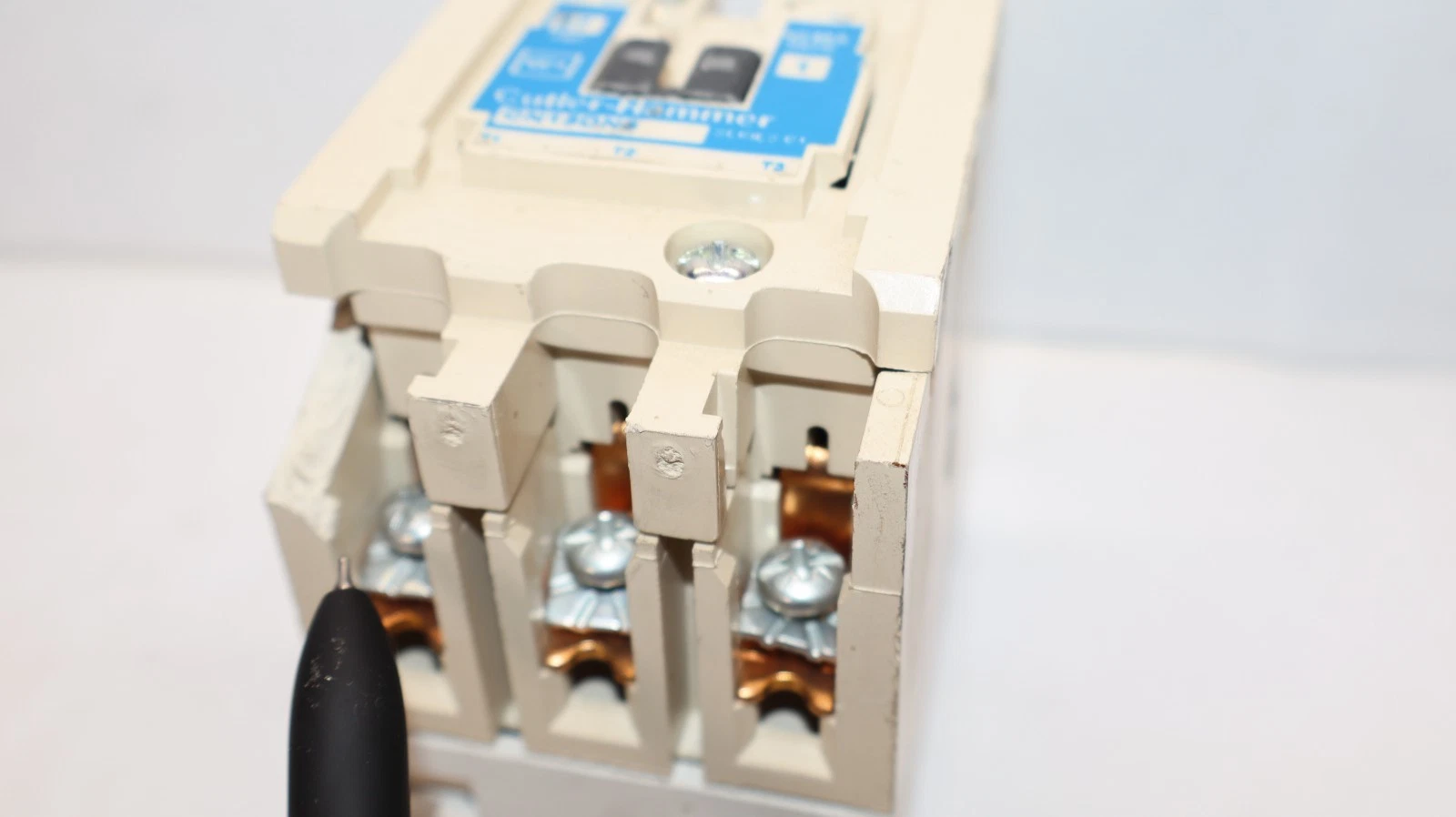 Cutler-Hammer Eaton Contactor CN15DN3 Size Sz 1 600V 27A 120v coil 3P CN15DN3AB