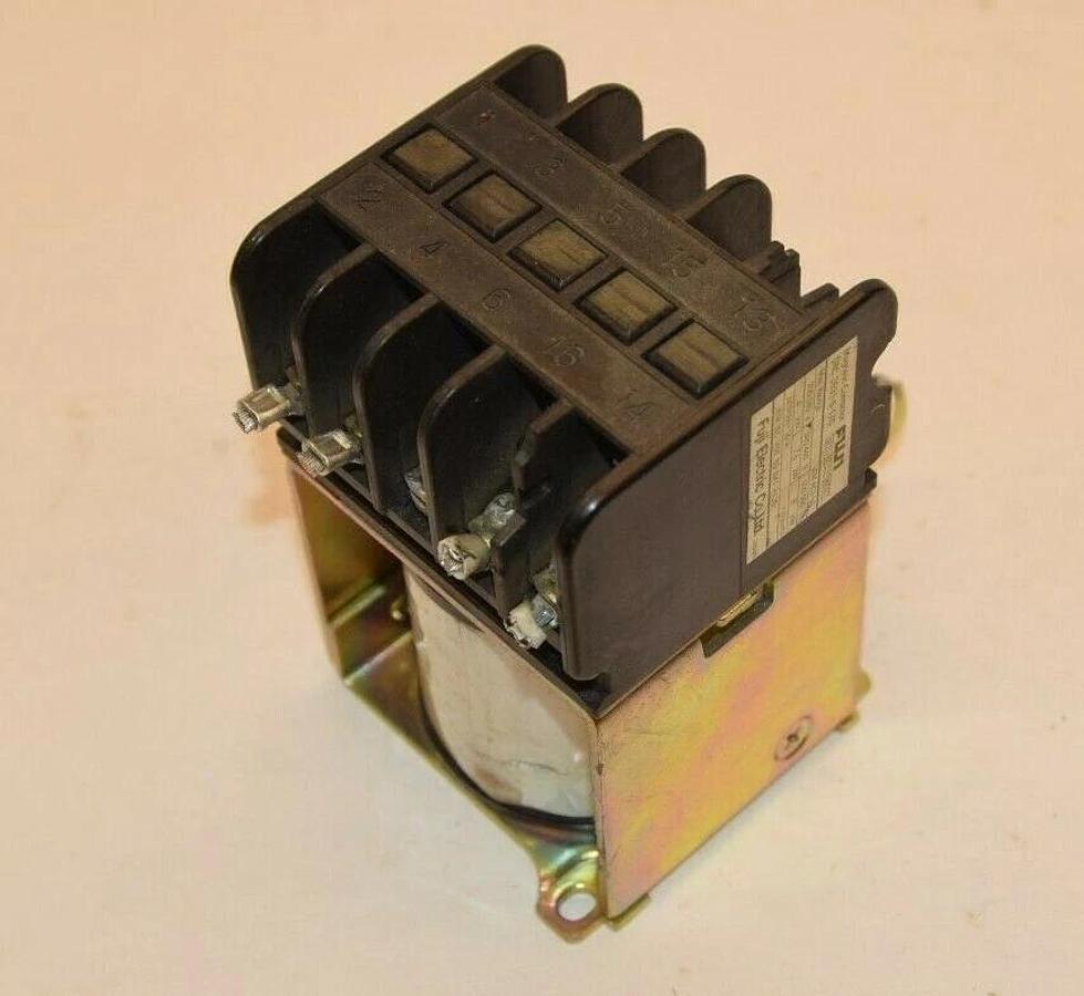 Used FUJI ELECTRIC SRC 3631-5-1/G 363151/G 24V Coil Magnetic Contactor