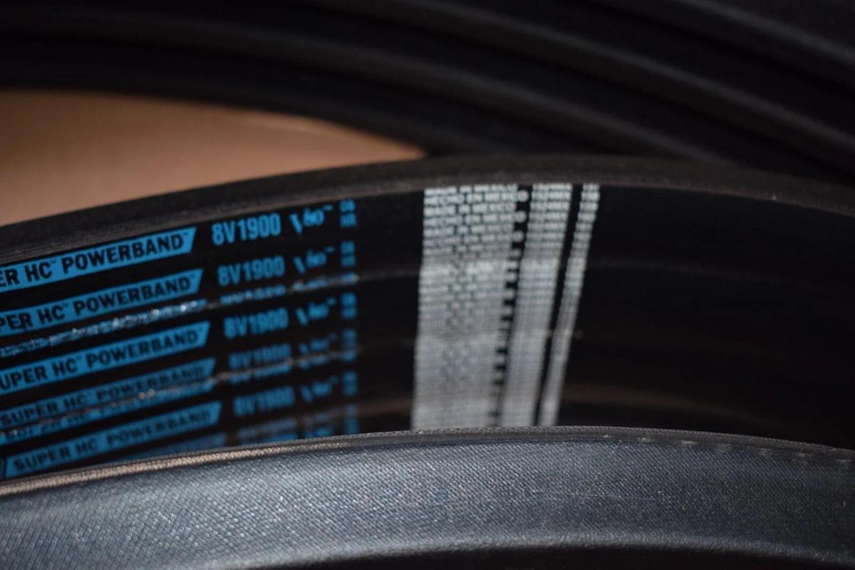 (NEW) GATES 4/8V1900 , 8V1900 , 9387-4190 Super HC PowerBand 4-Rib V-Belt