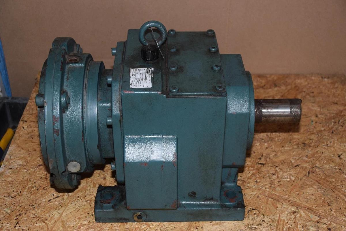 Used DODGE QUANTIS HB682CI112D 3784725-1 Ratio 9.73:1 1750 RPM 10.35 KW 549 Nm max