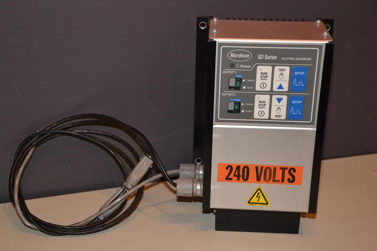 Used NORDSON 231667B 220-240VAC 50/60Hz 1P 440W SD SERIES ELECTRIC GUN DRIVER