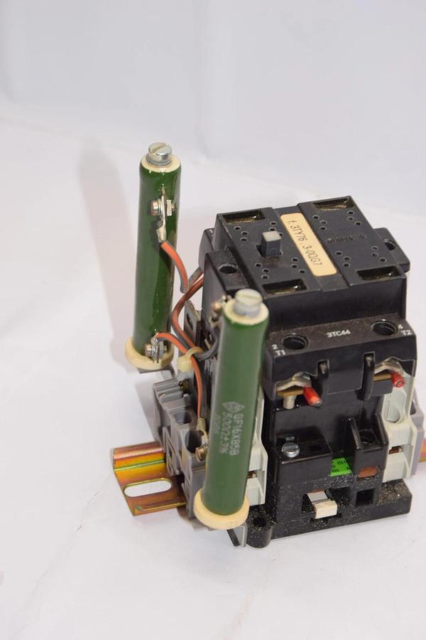 Used SIEMENS 3TC4417-0B 32/29A 2P 600V Contactor 110V 50/60Hz Coil