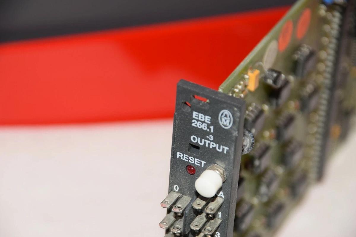 Used KLOCKNER MOELLER OUTPUT MODULE CIRCUIT BOARD  CARD EBE-266.1-3 EBE26613