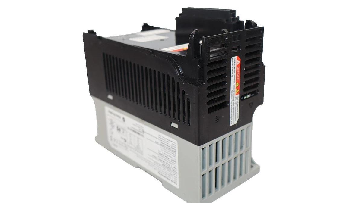 Allen Bradley 25B-D6P0N104 PowerFlex AC Drive *No Face Panel & Front Cover -New