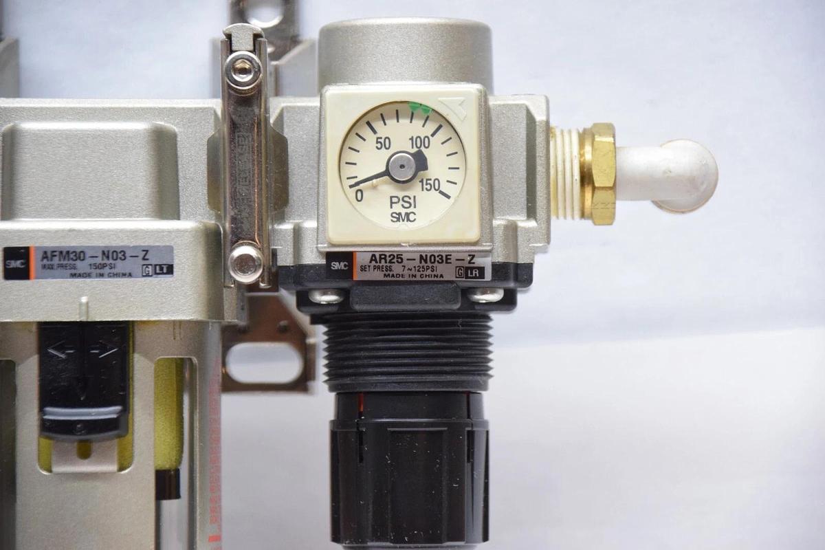 Used SMC AR25-N03E-Z Regulator Assembly AFM30-N03-Z AF30-N03-Z