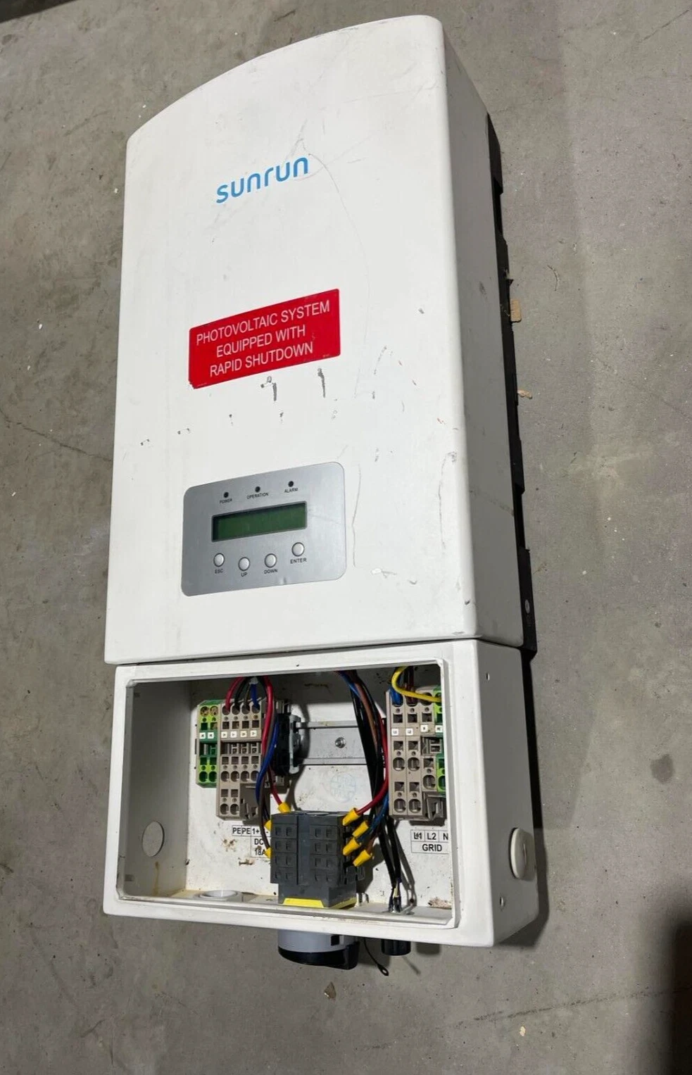 Used Solis Sunrun Grid-Tie Non-Isolated Inverter Solis-4K-2G-US-SUN 0/240v 4000w