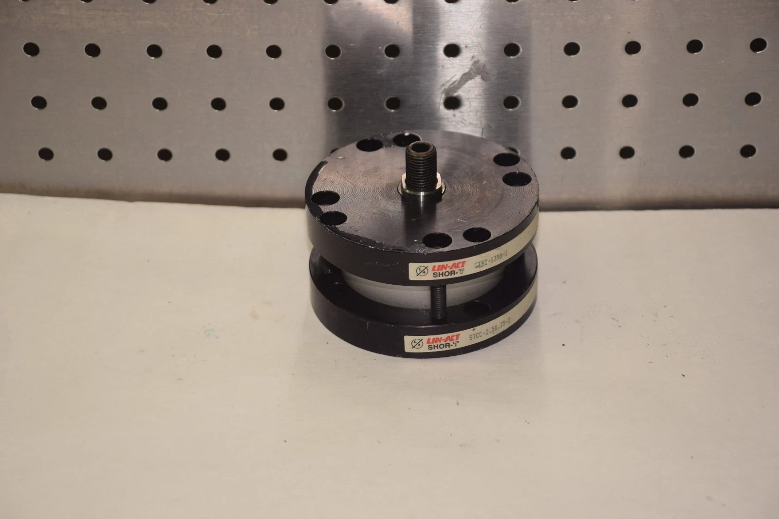 LIN-ACT STCC-2.5X.75-2 ST92-1390-1 SHOR-T PNEUMATIC CYLINDER NEW