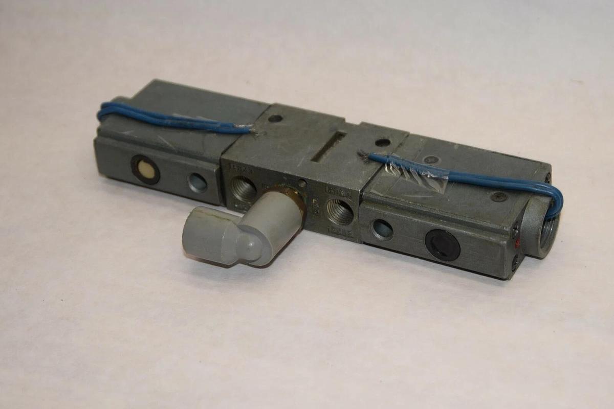 Used SMC SOLENOID VALVE VP4225-021 VP4225021 VP4225 021 100V