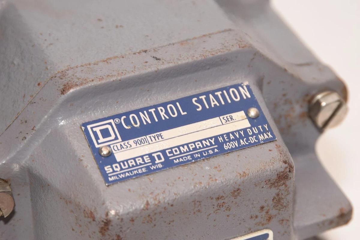 SQUARE D 9001 GW-123 234315 HOA Hand/Off/Auto Control Station Cast Iron NEW
