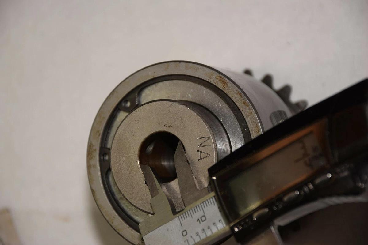 ZERO-MAX TT3SS 3/4" BORE END OF SHAFT MOUNT BUSHED BORE HOUSING  NEW