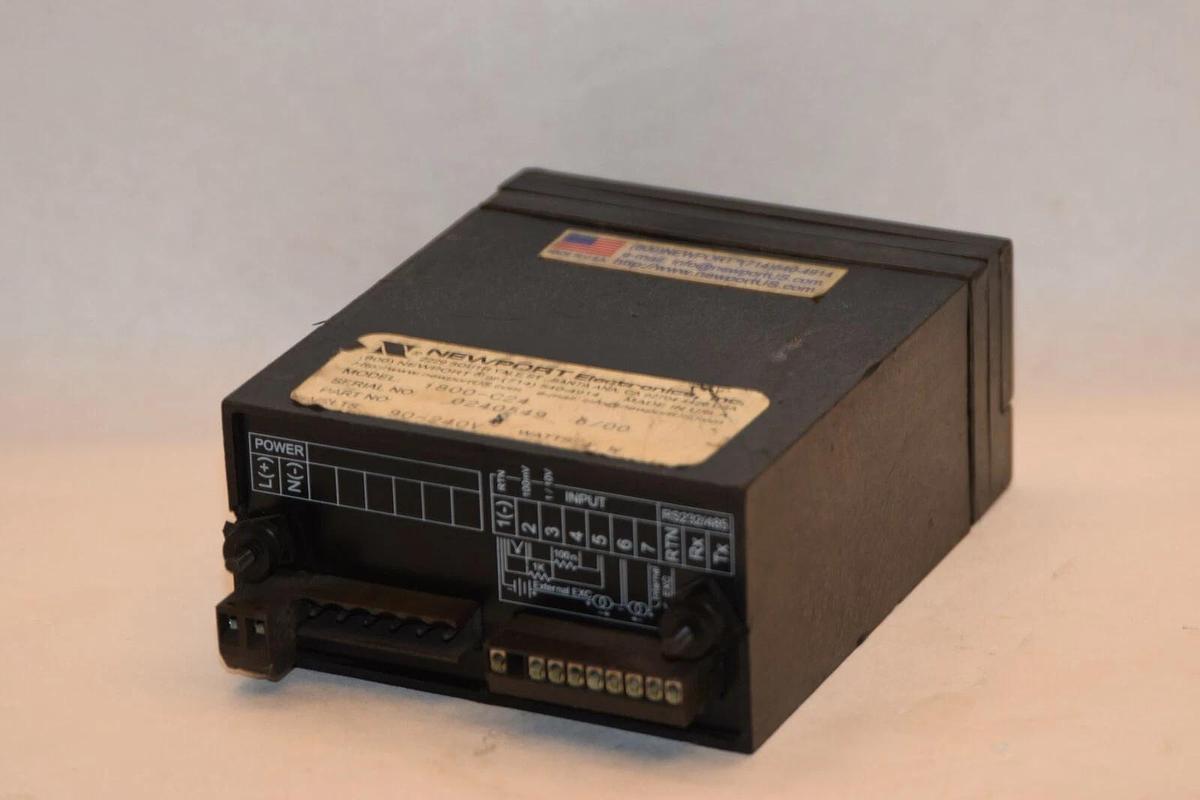 Used NEWPORT ELECTRONICS INC 1800-C24 1800C24 90-240V 4W Temperature Controller