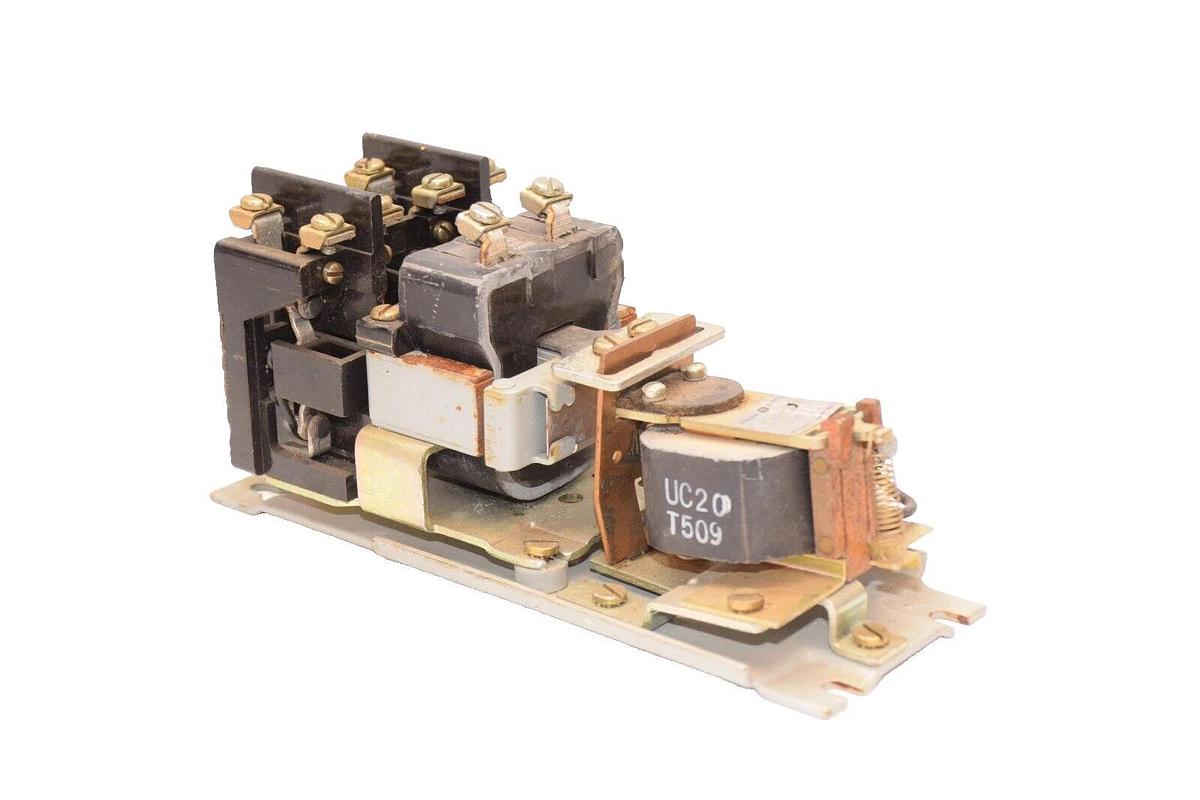 Used GE / GENERAL ELECTRIC CR2810A15AT2 Machine Tool Relay 115v coil