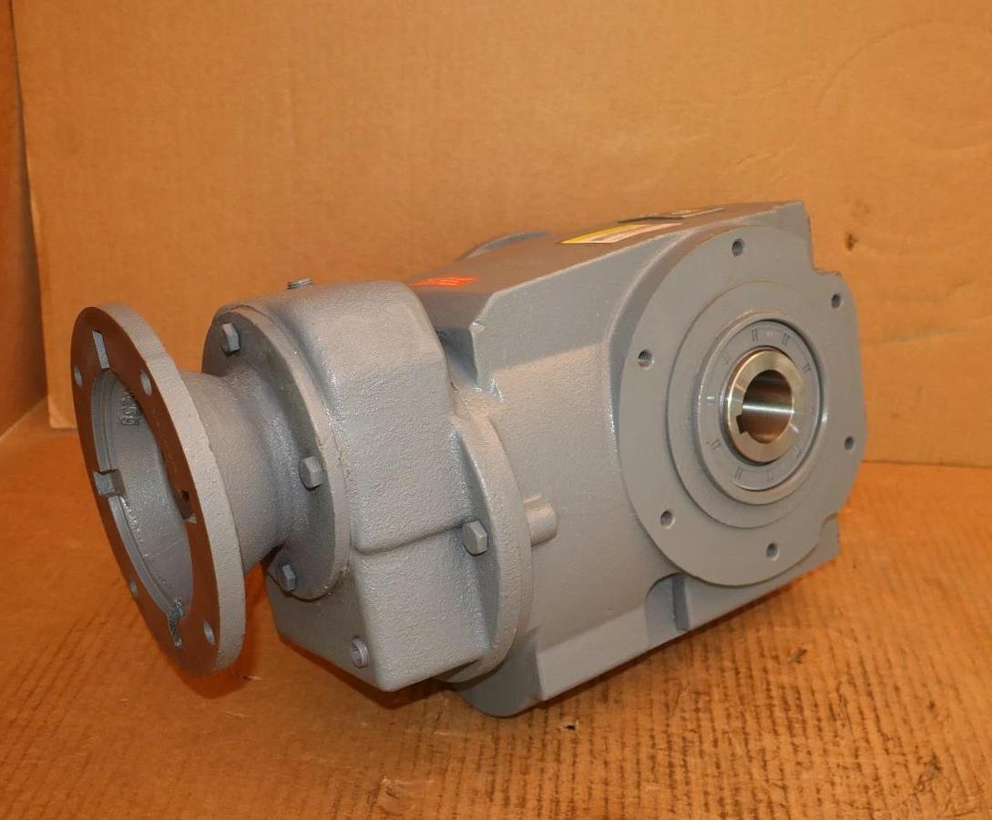 Boston Helical Worm Speed Reducer Gear Box SF863BRF450SB5M6 450:1 .59hp (NEW)
