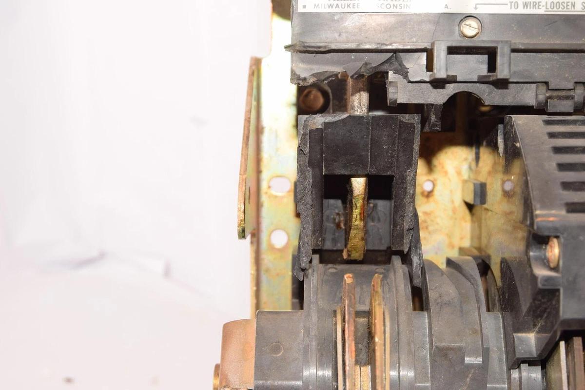 Used ALLEN BRADLEY 1494V-DS400 Series A 400A 600V Disconnect Switch *As-is*