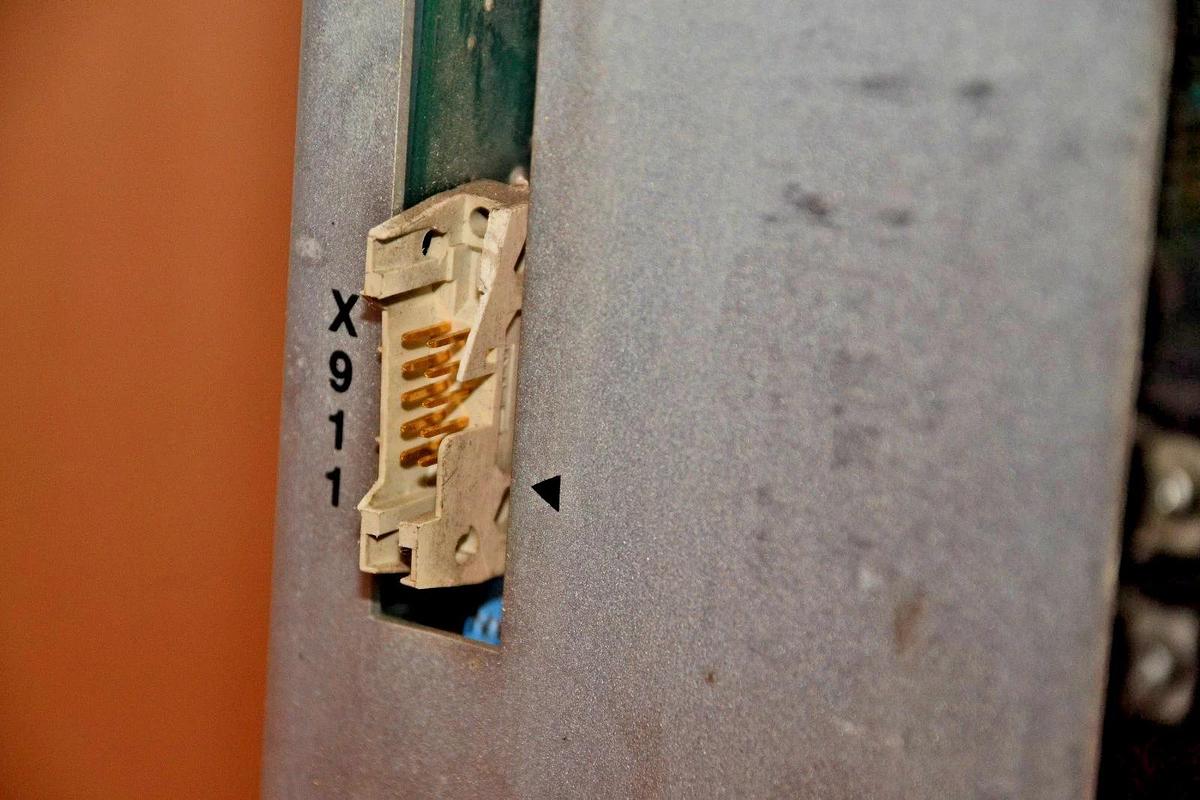 Used KUKA POWER SUPPLY FE002/1-1 FE002 1-1 69-157-011