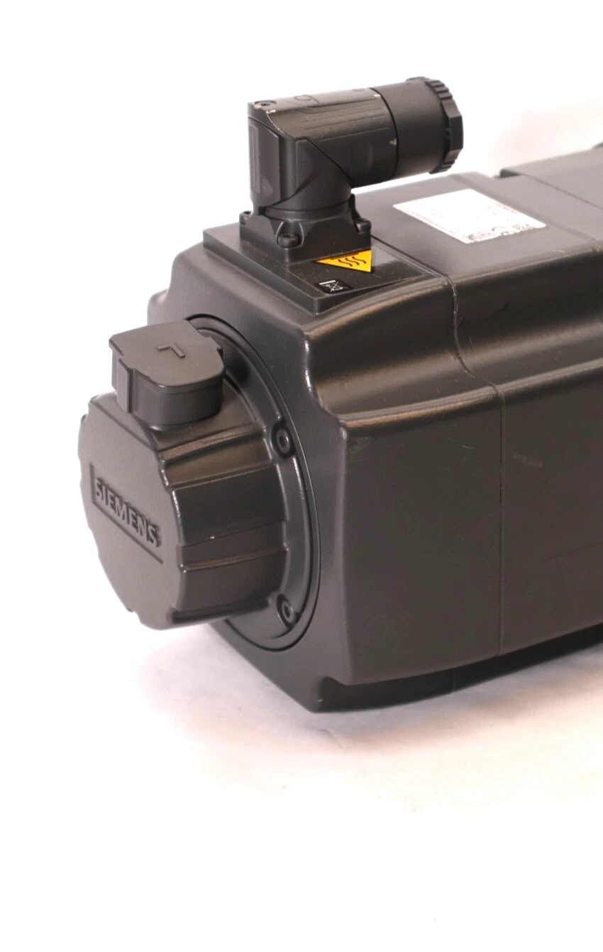 SIEMENS Servo Motor 1FK7060-2AF71-1CB2 1FK70602AF711CB2 3.7A 3000rpm 3ph (NOS)