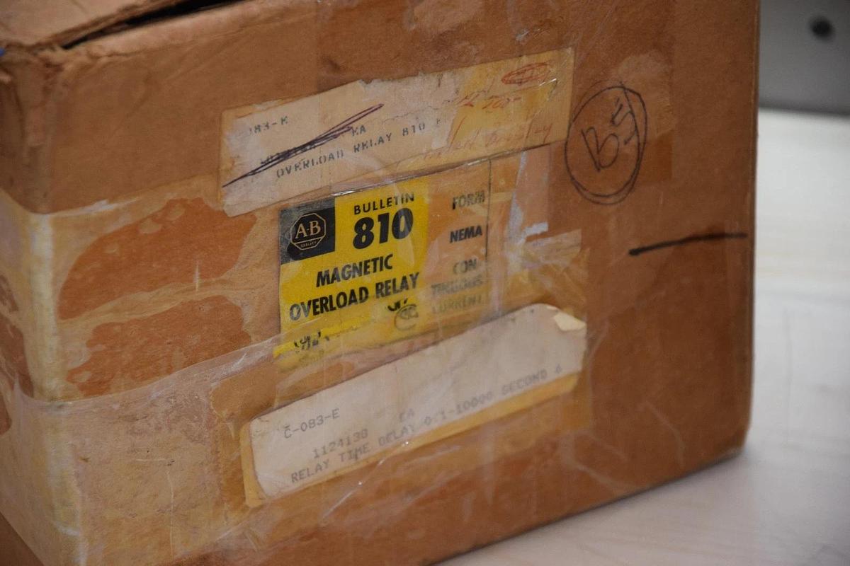 NEW IN BOX ALLEN BRADLEY 810-A26B INVERSE TIME MAGNETIC OVERLOAD RELAY