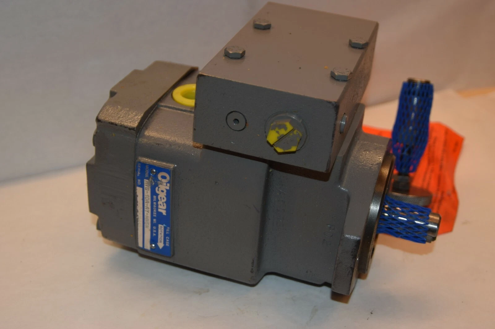 (New) Oilgear Hydraulic Pump MVQ-10A-AY-HN5N MVQ 10A AY HN5N
