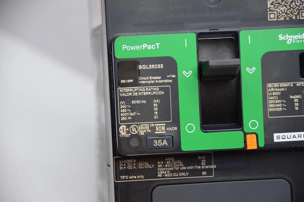 SQUARE D SCHNEIDER BGL36035 3P 35A 35 Amp A 480V PowerPacT B Circuit Breaker NEW