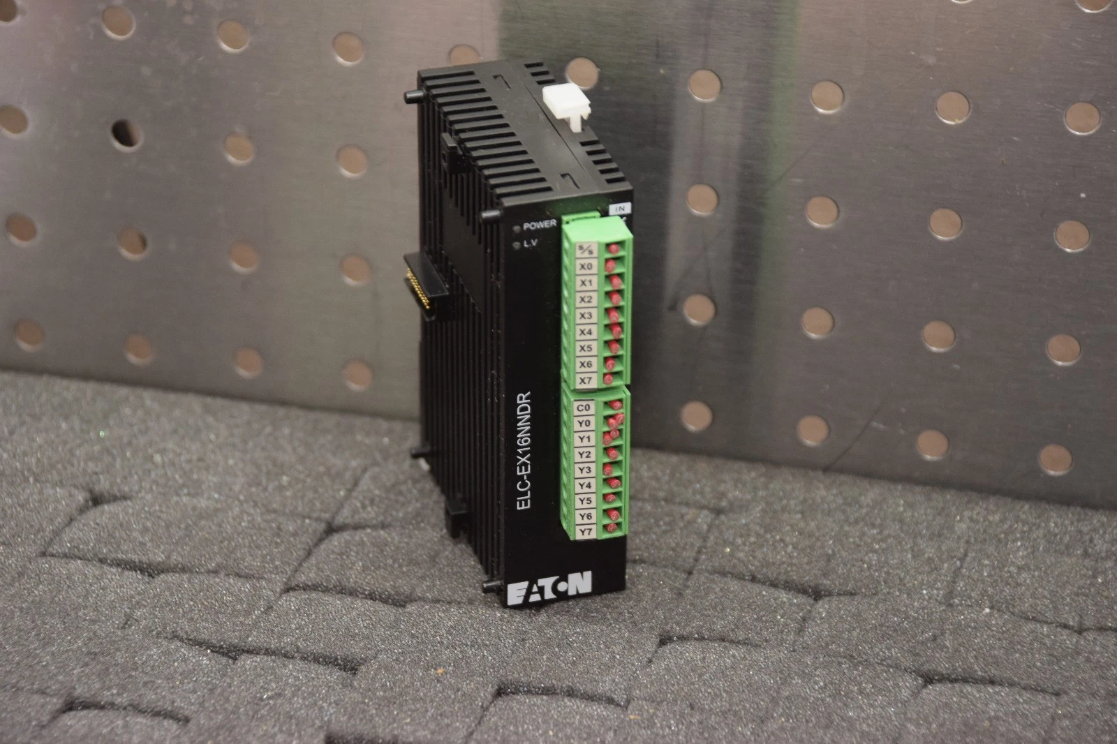 Used Eaton ELC-EX16NNDR-2 Digital Output Module 1.5A 250Vac 24Vdc ELC-EX16NNDR