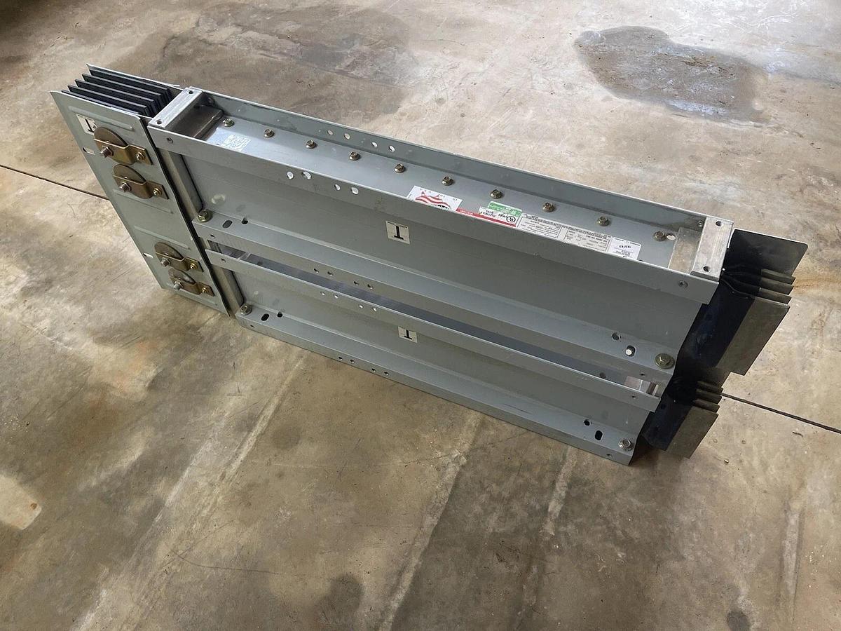 Used Cutler Hammer POW-R-WAY III, F, 3200 AMP, 480V, BUS DUCT BUSWAY MDA03041-A49