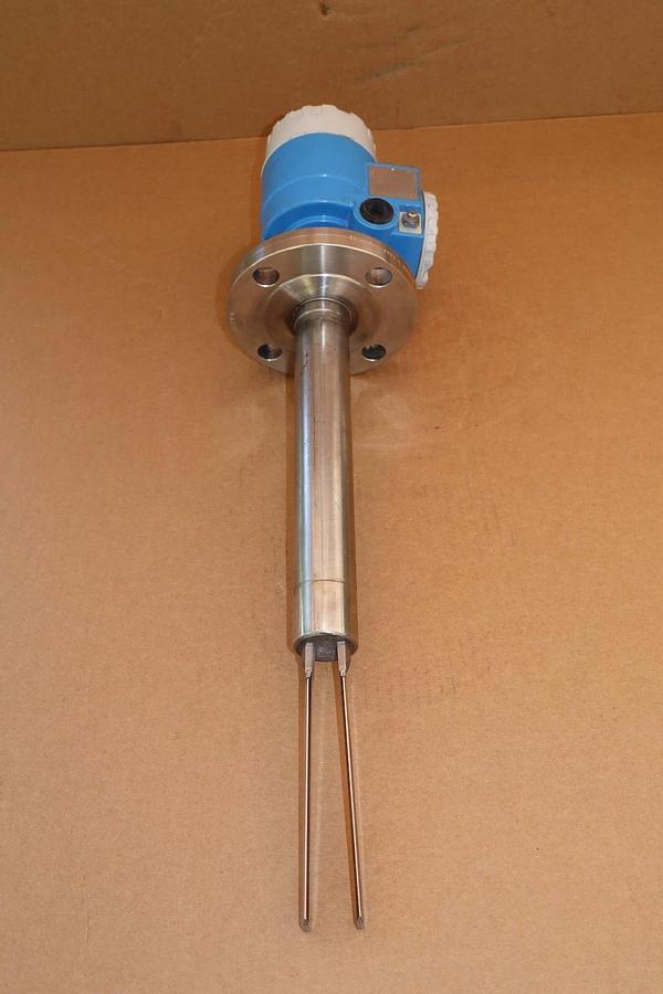 Used ENDRESS + HAUSER Liquid Level Sensor FTM31D-A5KM13 FTM31DA5KM13 L1 18"