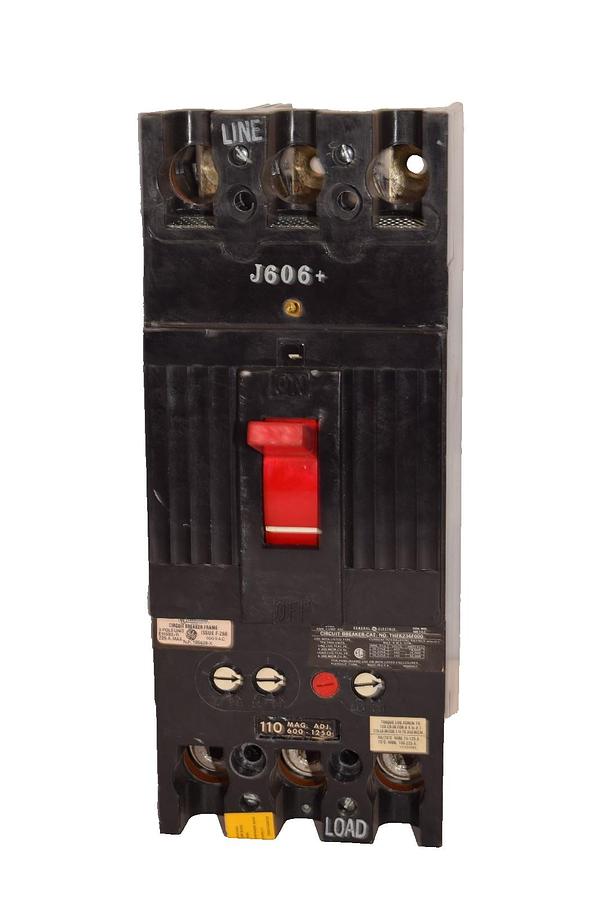 Used GE General Electric THFK236F000 , E11592-R 3 Pole 225A 600V Circuit Breaker