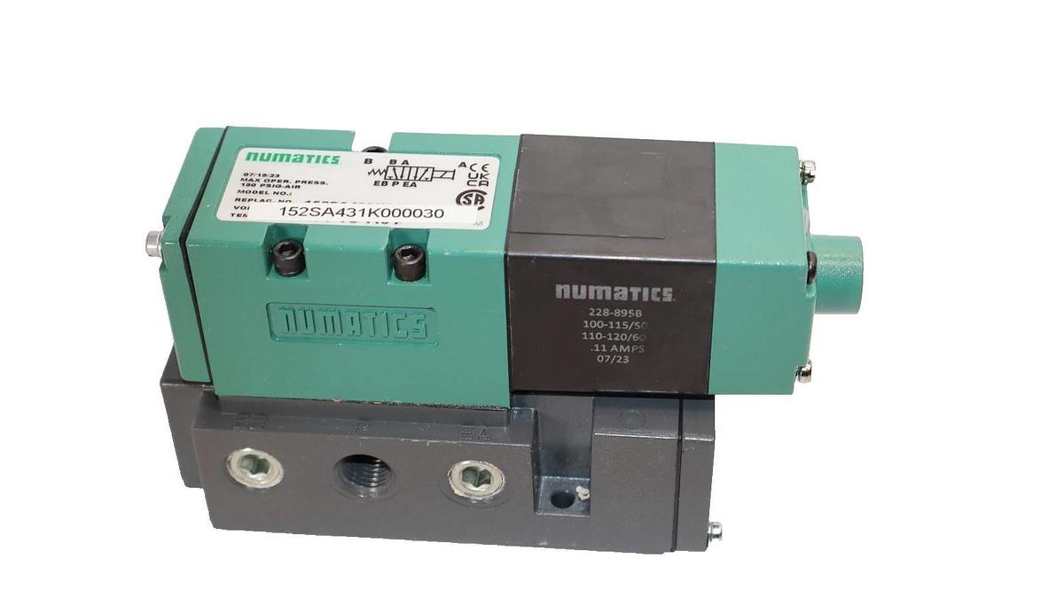 NUMATICS 152SA431K000030 110-120V .11 A Solenoid Valve With Mounting Block (New)