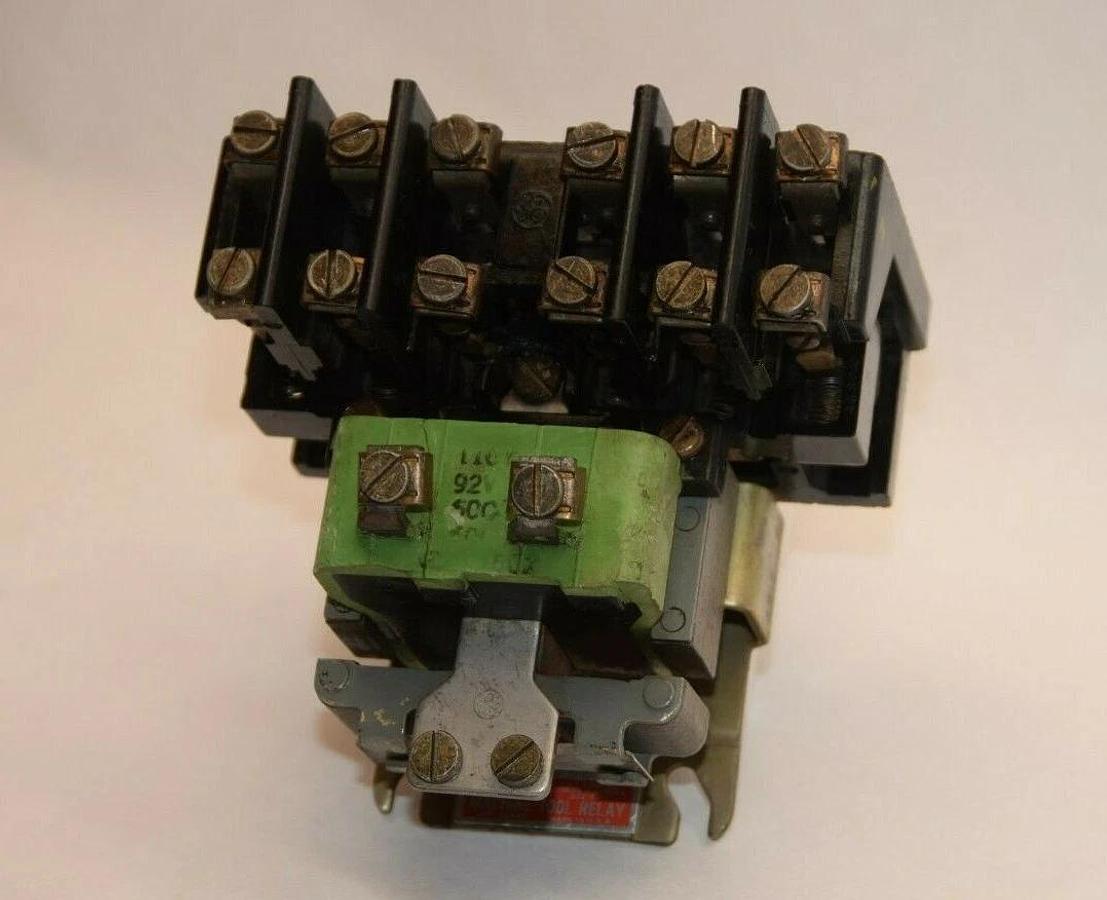 Used GENERAL ELECTRIC CR2810A14DE CR28 110V Coil Machine Tool Relay