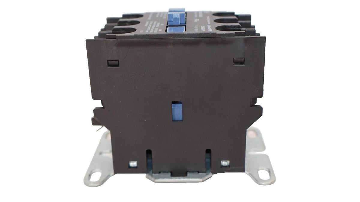 Used LIEBERT / HOMER XMC0-253-EBBC , 124501P1 24Vac 50/60Hz Contactor