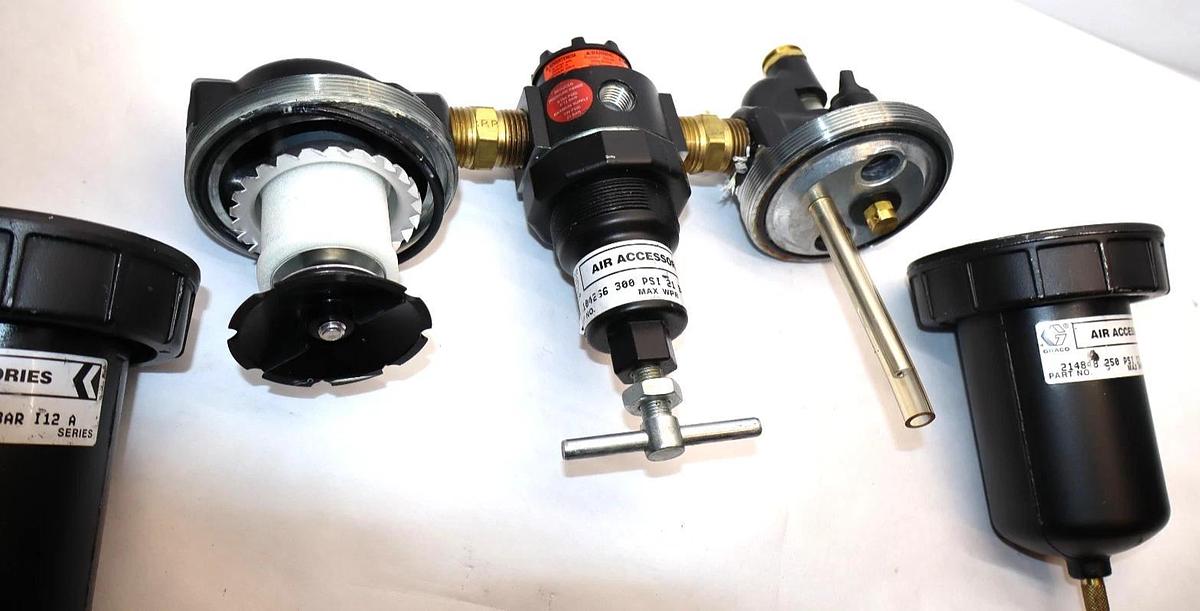 Graco 106149 , 104266 , 214848 Air Filter Dryer Regulator Oiler Combo Unit (New)