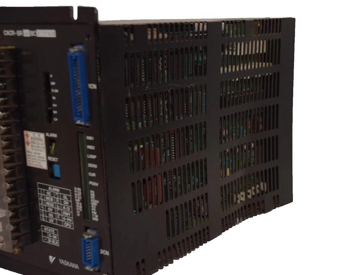 Used Yaskawa Drive ServoPack CACR-SR44BC1CSY414 CACRSR44BC1CSY414 *casing dented*