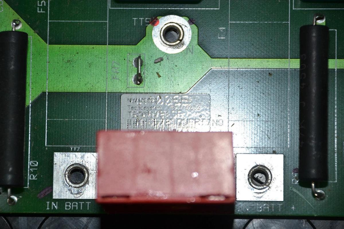 Used NEWAVE SA POWERWARE EXIDE CIRCUIT BOARD NW4006E4 NW4006F TBH4903010