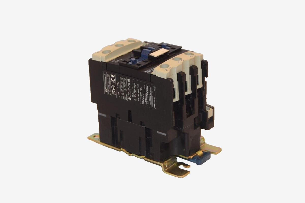 Used TELEMECANIQUE D4011 Contactor With 110V Coil