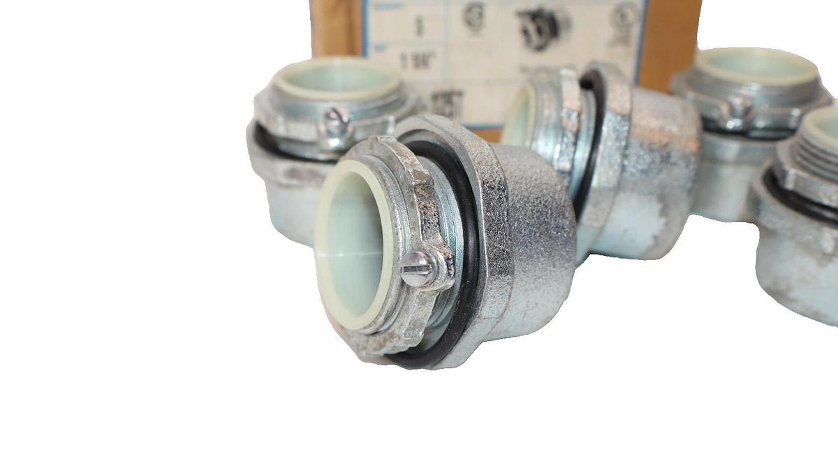O-Z / Gedney CHM-125T 1-1/4" Raintight Conduit Hub (New - Box of 5)