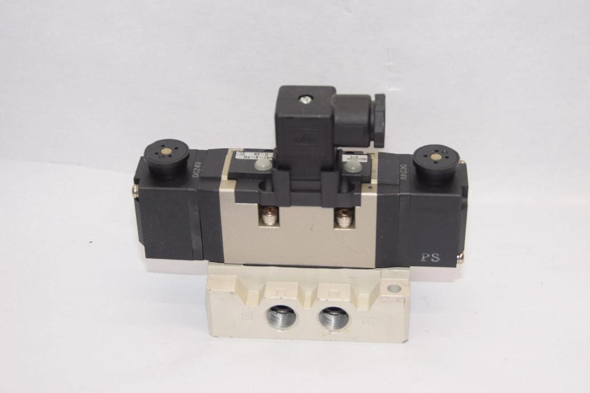 (NEW) SMC VS7-6-FG-D-3N Solenoid Valve 24Vdc Coil
