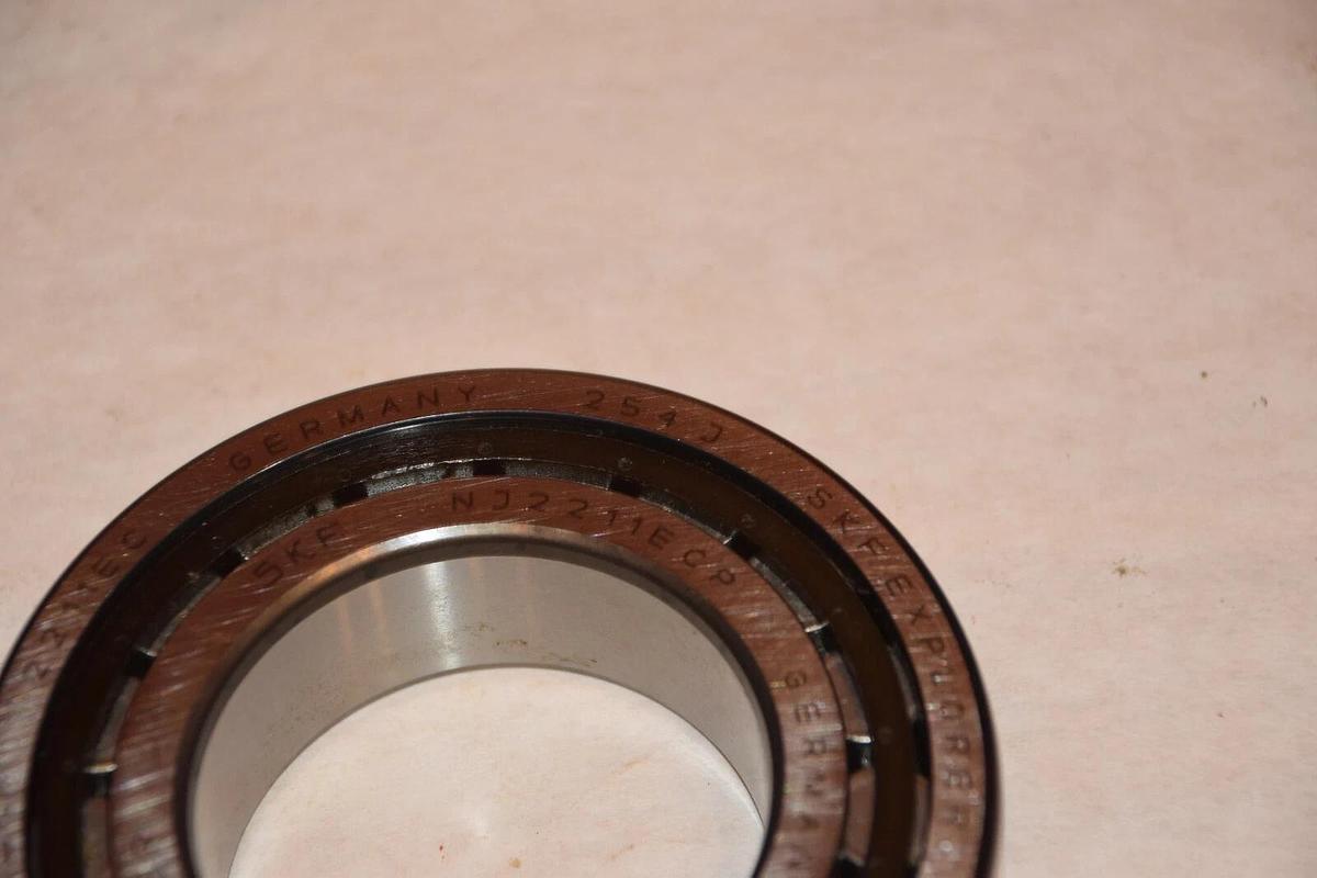 NEW SKF 2211EC EXPLORER CYLINDRICAL BALL BEARING