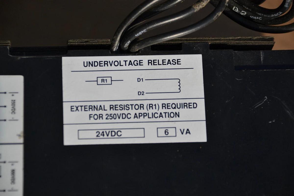 Used ABB BREAKER UXAB 727131 R 123 UXAB727131R123 SR-71 ES 100 AMP A 100A 100AMP 3P