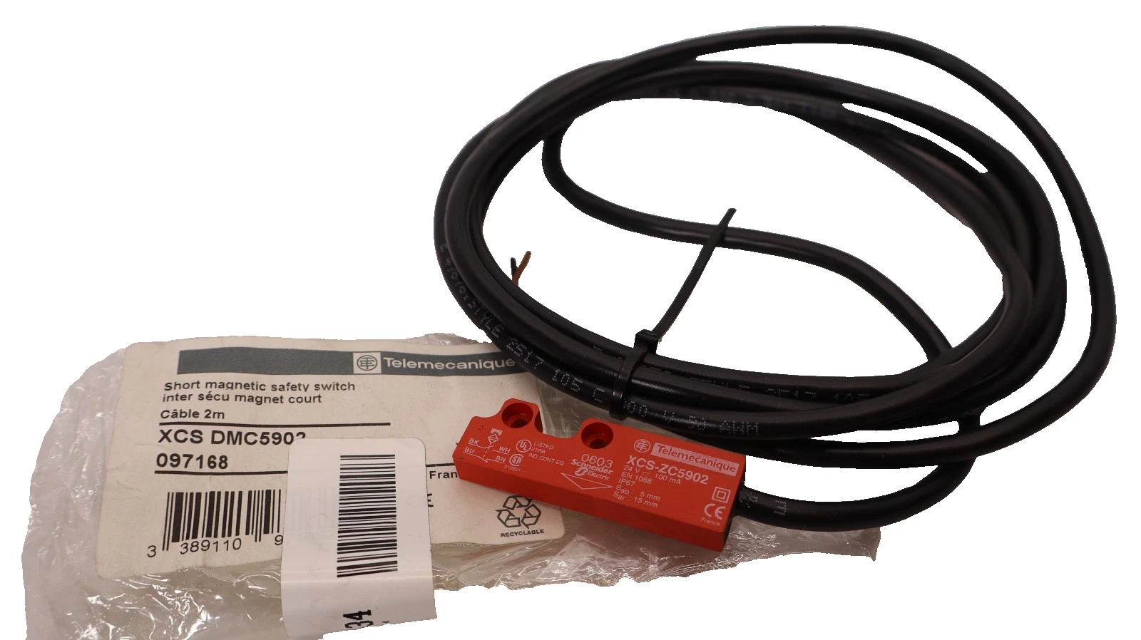 Telemecanique XCS DMC5902 , XCS-ZC5902 Short Magnetic Safety Switch (New)