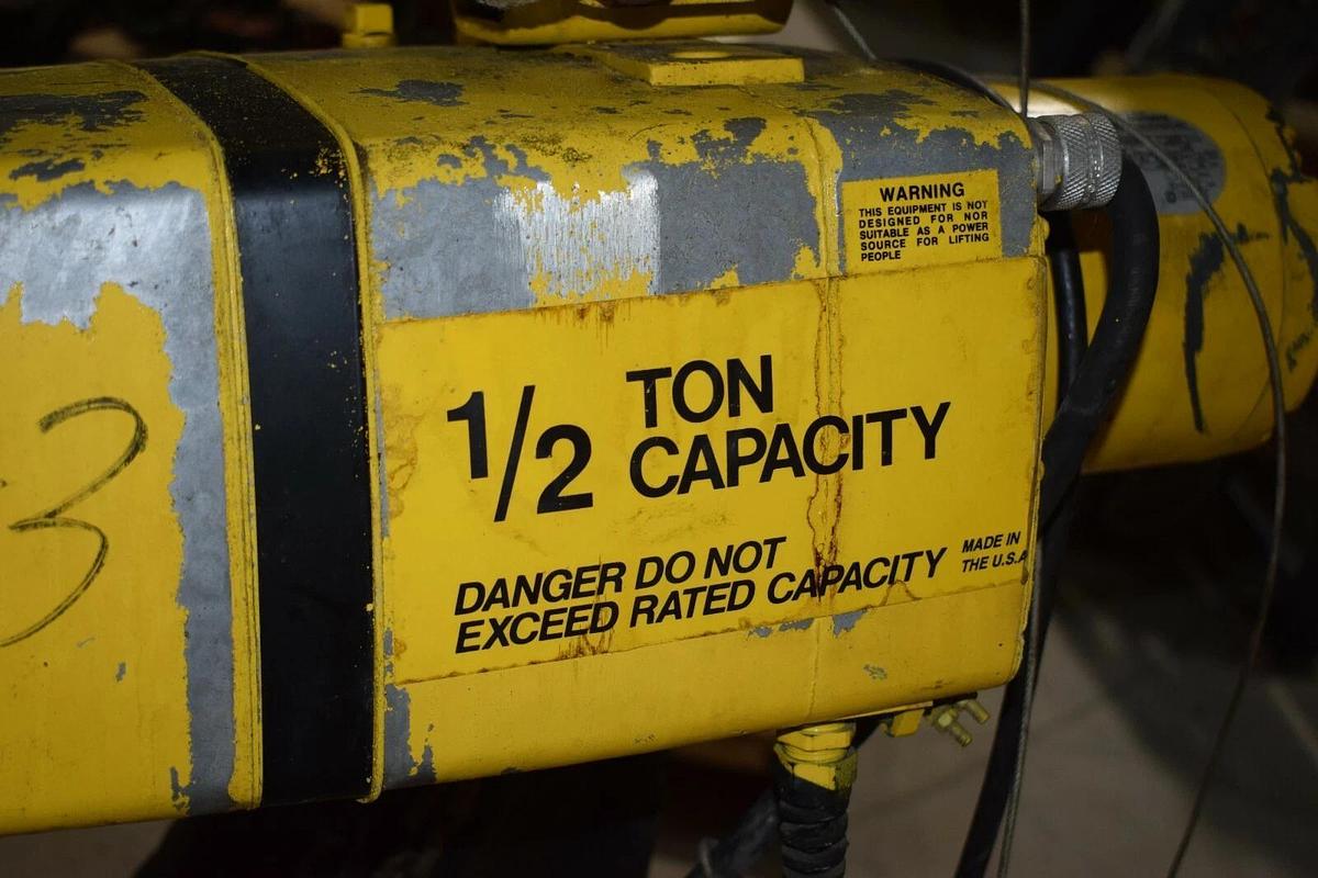 Used YALE 1/2 Ton Electric Chain Hoist KEL1/2-17LG15S1 1000lb 230/460v 3ph Trolley