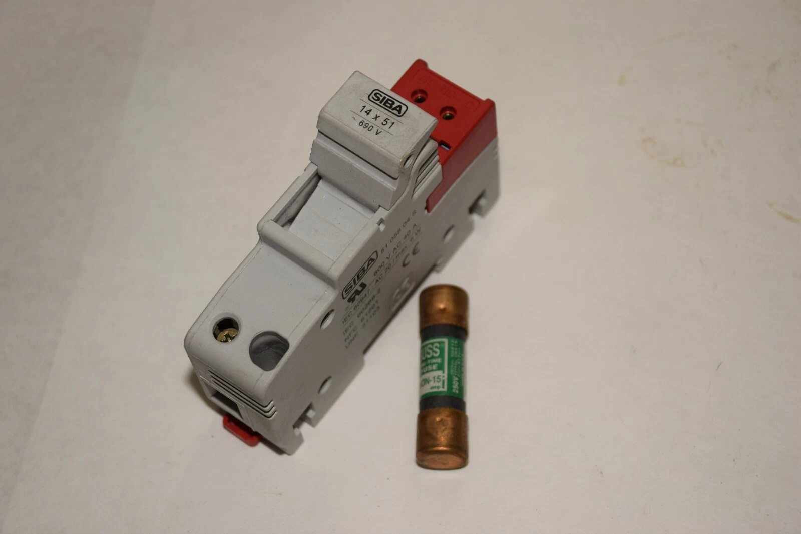 Used SIBA 14x51 51 058 04.S 5105804.S (With NON-15 15A FUSE) 600V AC 40A FUSE HOLDER