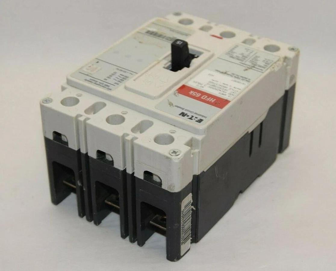 (NEW) EATON CUTLER HAMMER HFD3015BP10 15A 15 Amp A 3P 600Vac Breaker *Chip*