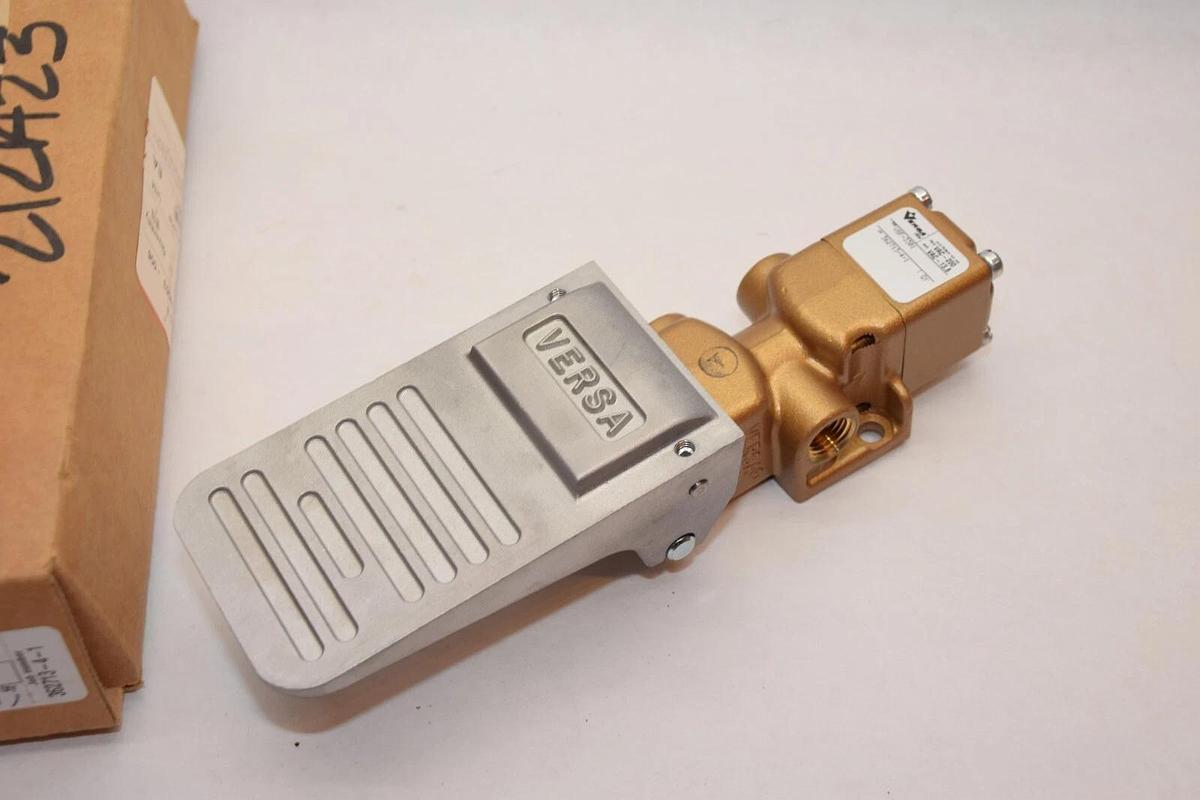 (NEW) VERSA VSF-3301 VSF3301 3-Way Brass Valve