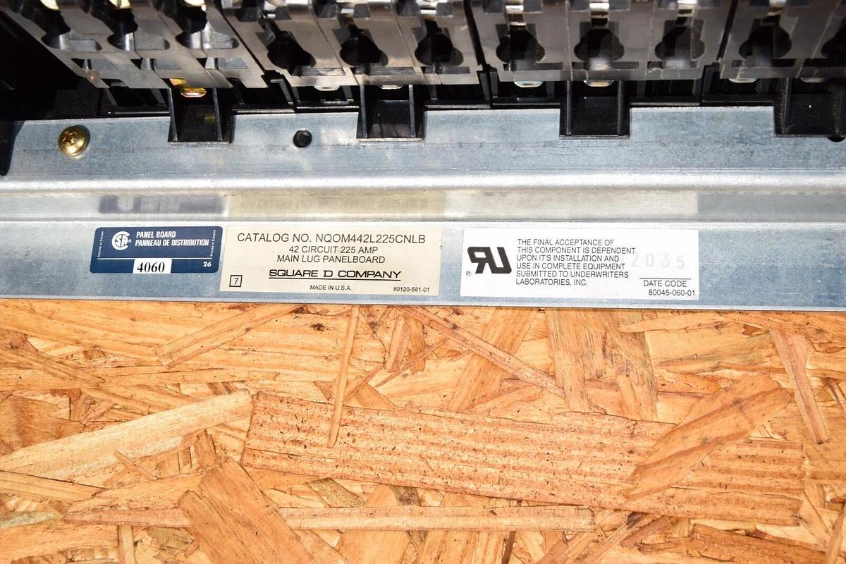 Used Square D 42 Circ Main Lug Panelboard Interior NQOM442L225CNLB 225A 150A main 3ph