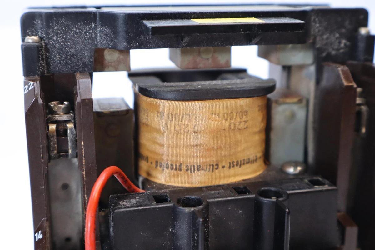 Used KLOCKNER-MOELLER DIL2-22 , DIL 2-22 220V Contactor