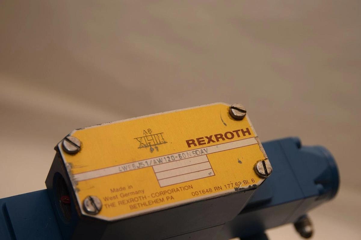Used Rexroth Valve 4WEH22J60/6AW120-60N 9ETDAV 4WE6J51/AW120-60N9DAV Valve Stack